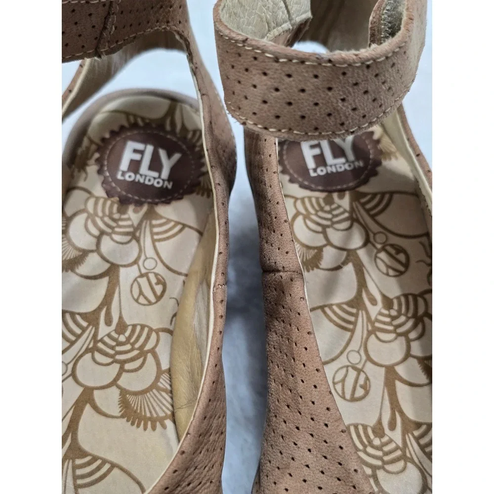 Fly London Yaba Taupe Perforated Suede Wedge Sandals Peep Toe EU 39 P500376030